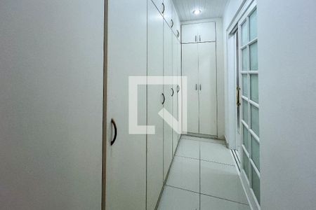 Closet de apartamento para alugar com 1 quarto, 45m² em Indianópolis, São Paulo