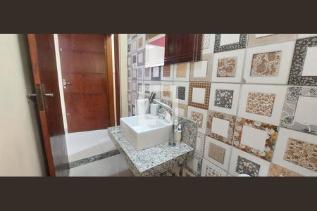 Lavabo  de casa para alugar com 4 quartos, 180m² em Vila Curuca, Santo André