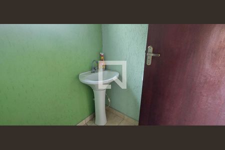 Casa à venda com 180m², 4 quartos e 3 vagasBanheiro 5