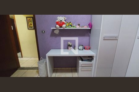 Casa à venda com 180m², 4 quartos e 3 vagasQuarto 2 suíte