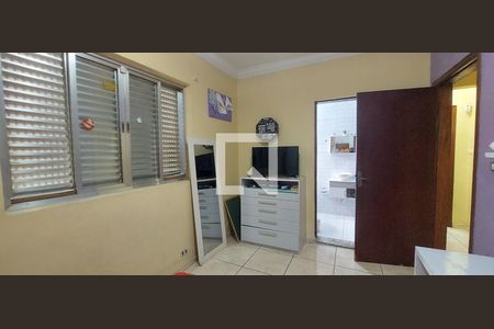 Casa à venda com 180m², 4 quartos e 3 vagasQuarto 2 suíte