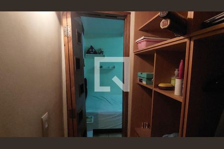 Casa à venda com 180m², 4 quartos e 3 vagasCloset Quarto 4 suíte