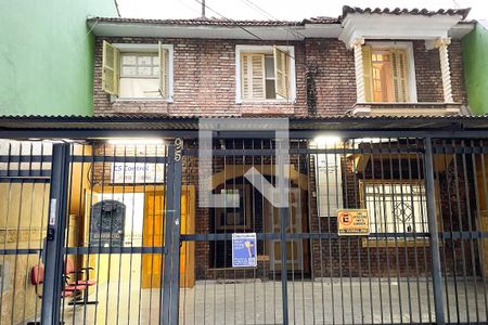 Casa à venda com 180m², 3 quartos e 3 vagasFachada