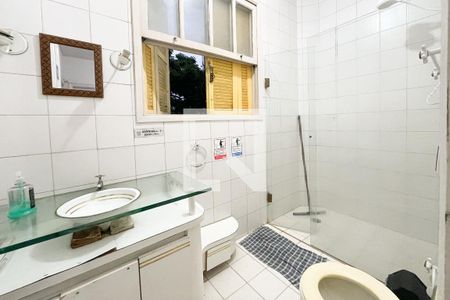 Casa à venda com 180m², 3 quartos e 3 vagasBanheiro 2