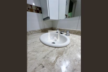 Casa à venda com 193m², 4 quartos e 4 vagasBanheiro