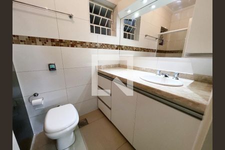 Casa à venda com 193m², 4 quartos e 4 vagasBanheiro