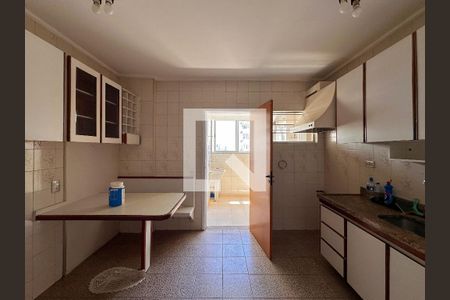 Apartamento à venda com 120m², 4 quartos e 2 vagasCozinha