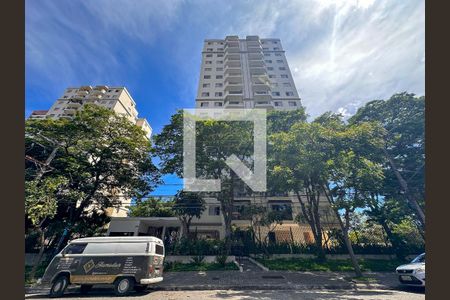 Apartamento à venda com 120m², 4 quartos e 2 vagasFachada