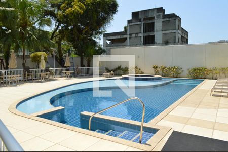 Apartamento à venda com 72m², 3 quartos e 1 vagaÁrea comum - Piscina