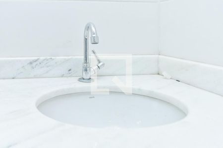 Banheiro de kitnet/studio para alugar com 1 quarto, 24m² em Sé, São Paulo