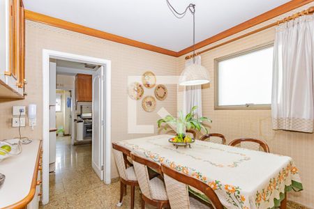 Apartamento à venda com 300m², 4 quartos e 3 vagasCopa