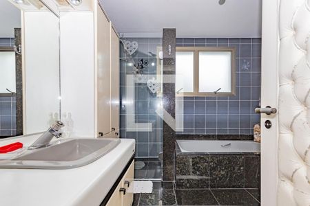 Apartamento à venda com 300m², 4 quartos e 3 vagasBanheiro Suite