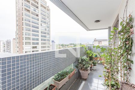 Apartamento à venda com 300m², 4 quartos e 3 vagasVaranda