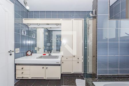 Apartamento à venda com 300m², 4 quartos e 3 vagasBanheiro Suite