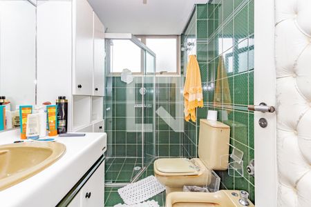 Apartamento à venda com 300m², 4 quartos e 3 vagasBanheiro suite 2