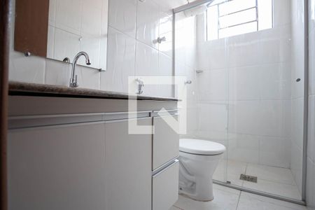 Casa à venda com 270m², 3 quartos e 2 vagasBanheiro social 