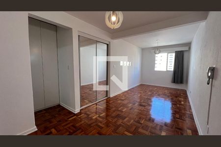 Sala e quarto  de apartamento para alugar com 1 quarto, 47m² em Pinheiros, São Paulo
