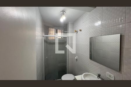 Banheiro  de apartamento para alugar com 1 quarto, 47m² em Pinheiros, São Paulo
