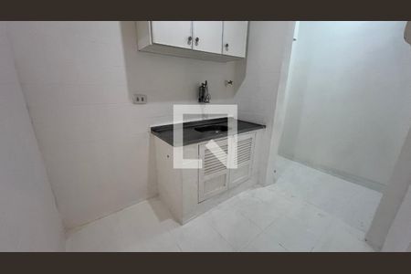 Apartamento à venda com 47m², 1 quarto e sem vaga Apartamento à venda com 47m², 1 quarto e sem vagaCozinha - Armários
