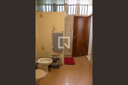 Casa à venda com 299m², 4 quartos e sem vagaBanheiro da Suíte