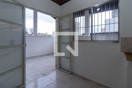 Casa para alugar com 75m², 2 quartos e sem vagaÁrea de Serviço