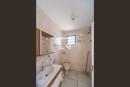 Banheiro  de casa para alugar com 1 quarto, 38m² em Vila Luzita, Santo André