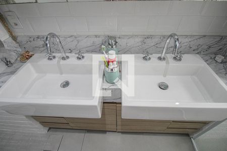 Apartamento à venda com 64m², 1 quarto e 2 vagas Apartamento à venda com 64m², 1 quarto e 2 vagasBanheiro da Suíte