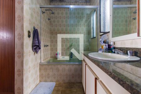 Casa à venda com 199m², 4 quartos e 4 vagas Casa à venda com 199m², 4 quartos e 4 vagasBanheiro da Suíte 2