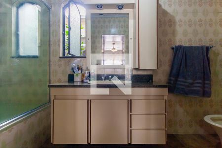 Casa à venda com 199m², 4 quartos e 4 vagas Casa à venda com 199m², 4 quartos e 4 vagasBanheiro da Suíte 2