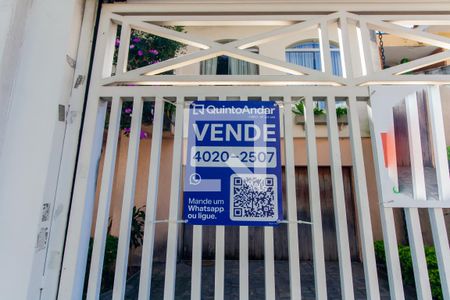 Casa à venda com 199m², 4 quartos e 4 vagas Casa à venda com 199m², 4 quartos e 4 vagasPlaca Instalada