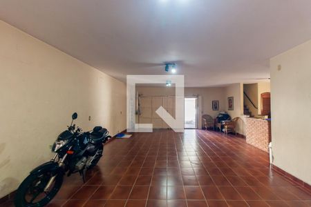 Casa à venda com 199m², 4 quartos e 4 vagas Casa à venda com 199m², 4 quartos e 4 vagasÁrea comum