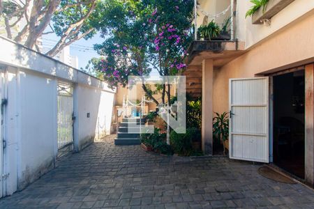 Casa à venda com 199m², 4 quartos e 4 vagas Casa à venda com 199m², 4 quartos e 4 vagasÁrea comum