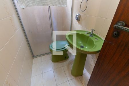 Casa à venda com 199m², 4 quartos e 4 vagas Casa à venda com 199m², 4 quartos e 4 vagasBanheiro Social