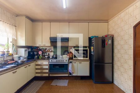 Casa à venda com 199m², 4 quartos e 4 vagas Casa à venda com 199m², 4 quartos e 4 vagasCozinha