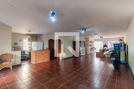 Casa à venda com 199m², 4 quartos e 4 vagas Casa à venda com 199m², 4 quartos e 4 vagasÁrea comum