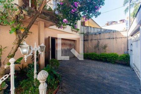 Casa à venda com 199m², 4 quartos e 4 vagas Casa à venda com 199m², 4 quartos e 4 vagasÁrea comum