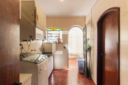 Casa à venda com 199m², 4 quartos e 4 vagas Casa à venda com 199m², 4 quartos e 4 vagasÁrea de Serviço