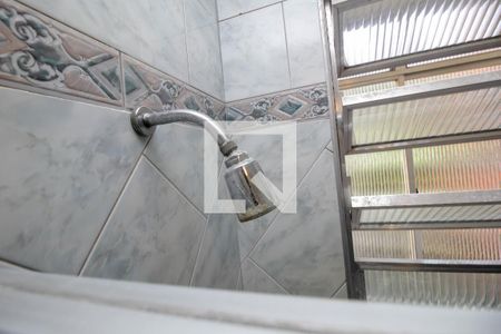 Apartamento para alugar com 77m², 2 quartos e sem vagaChuveiro