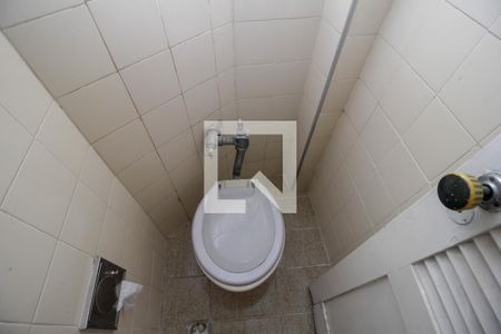 Apartamento para alugar com 77m², 2 quartos e sem vagaBanheiro de Serviço