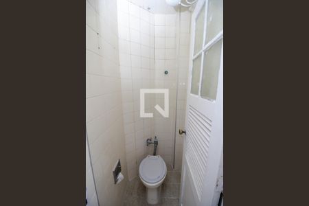 Apartamento para alugar com 77m², 2 quartos e sem vagaBanheiro de Serviço