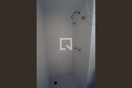 Banheiro de kitnet/studio à venda com 1 quarto, 28m² em Aclimação, São Paulo