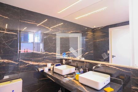 Apartamento à venda com 270m², 4 quartos e 3 vagasBanheiro