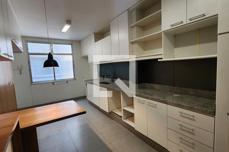 Apartamento à venda com 200m², 4 quartos e 2 vagasCozinha