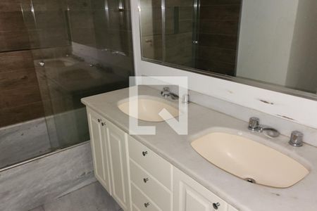 Apartamento à venda com 200m², 4 quartos e 2 vagasBanheiro 2