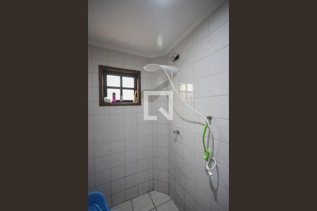 Casa para alugar com 180m², 3 quartos e 2 vagasBanheiro do corredor da cozinha