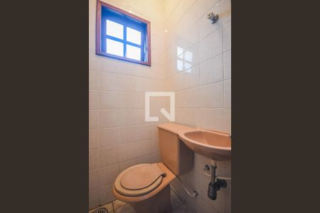 Casa para alugar com 180m², 3 quartos e 2 vagasBanheiro de Serviço