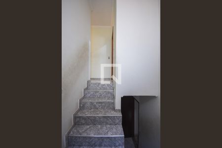 Escada de casa para alugar com 3 quartos, 180m² em Cidade Intercap, Taboão da Serra