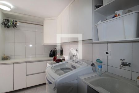 Casa à venda com 120m², 3 quartos e 2 vagasÁrea de Serviço