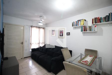 Sala de casa de condomínio à venda com 2 quartos, 53m² em Olaria, Canoas