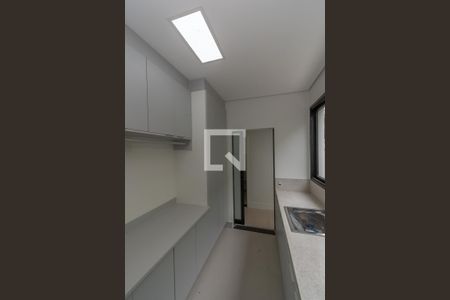 Casa de condomínio à venda com 440m², 4 quartos e 4 vagasÁrea de Serviço